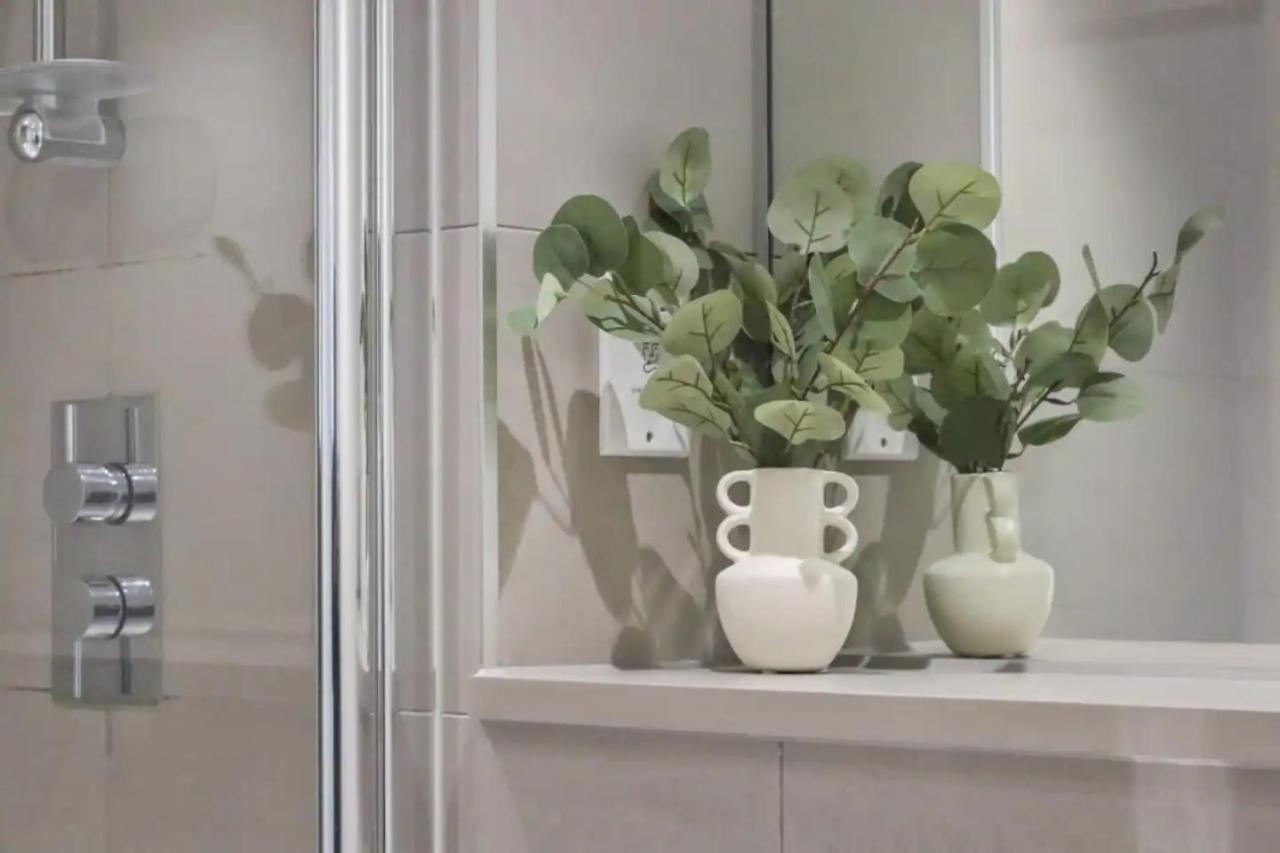 Centrally Located - Modern - 2Bed - 2Bath Apartment 伦敦 外观 照片